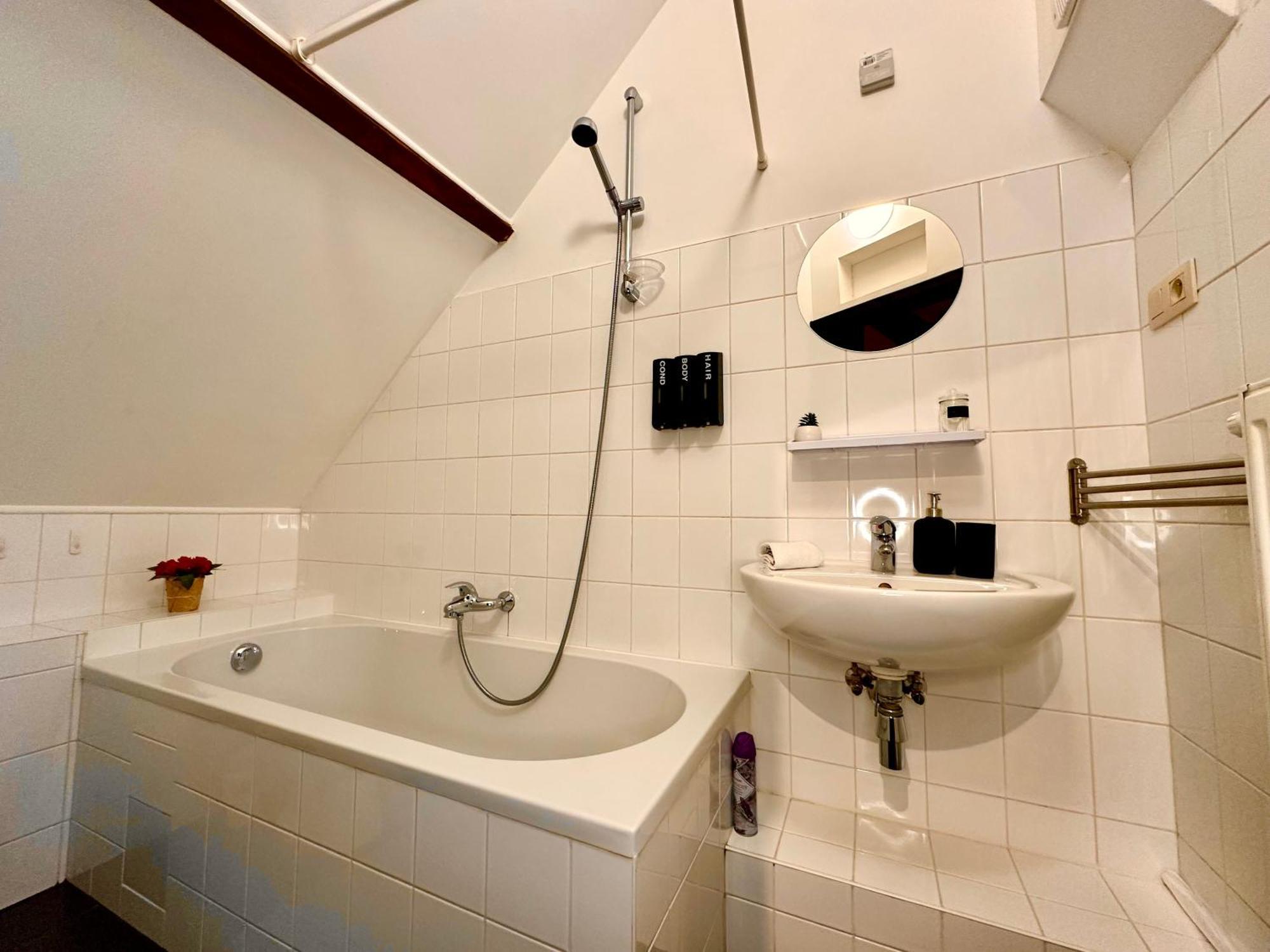 Luxury Suites Centrum By Rikas Hotels Amberes Exterior foto