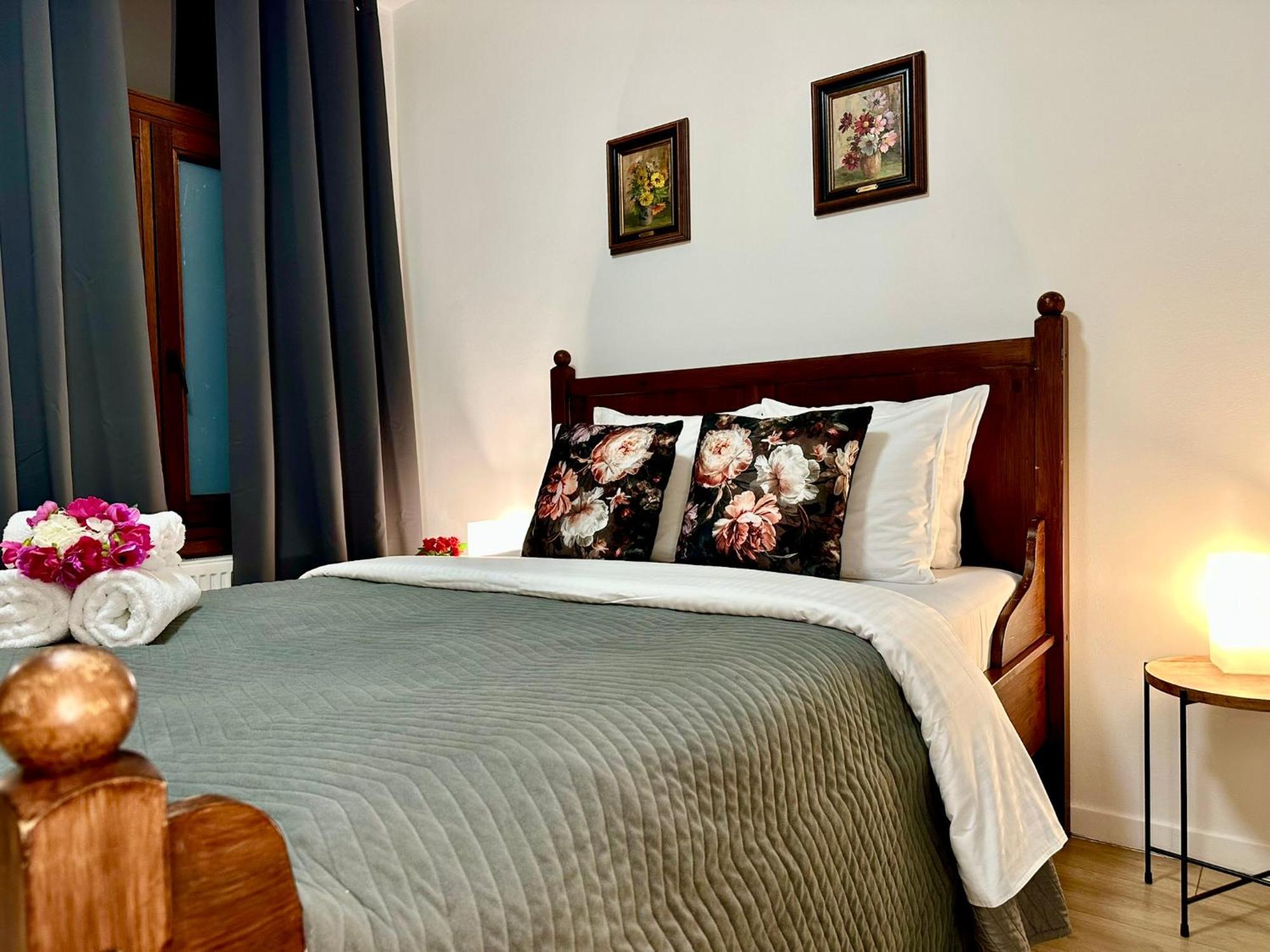 Luxury Suites Centrum By Rikas Hotels Amberes Exterior foto