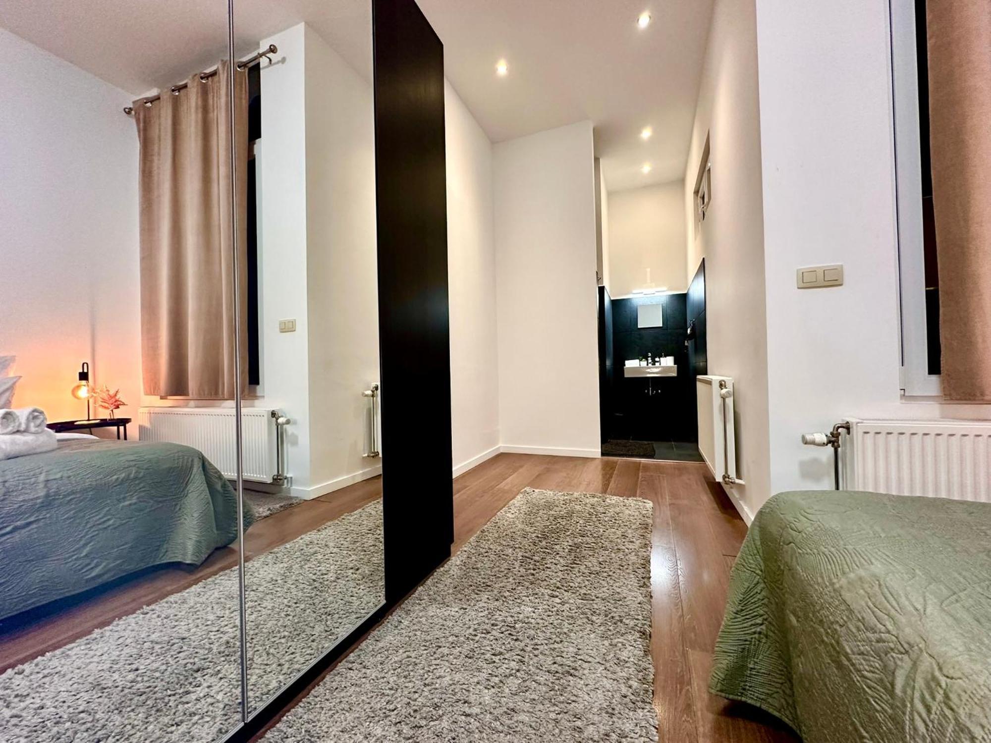 Luxury Suites Centrum By Rikas Hotels Amberes Exterior foto